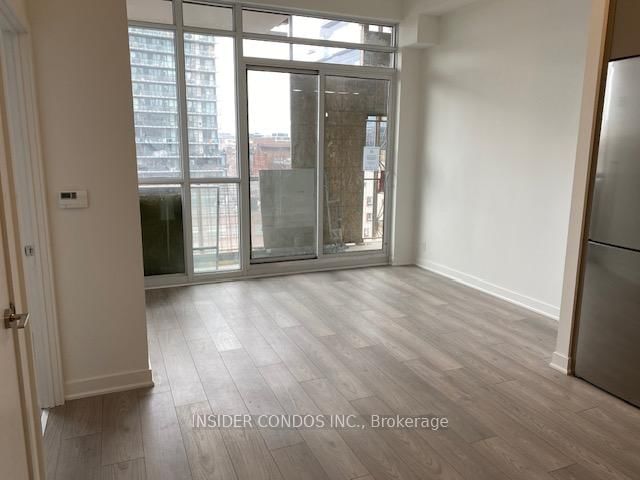 120 Parliament St, unit 810 for rent