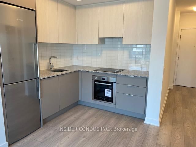 120 Parliament St, unit 810 for rent