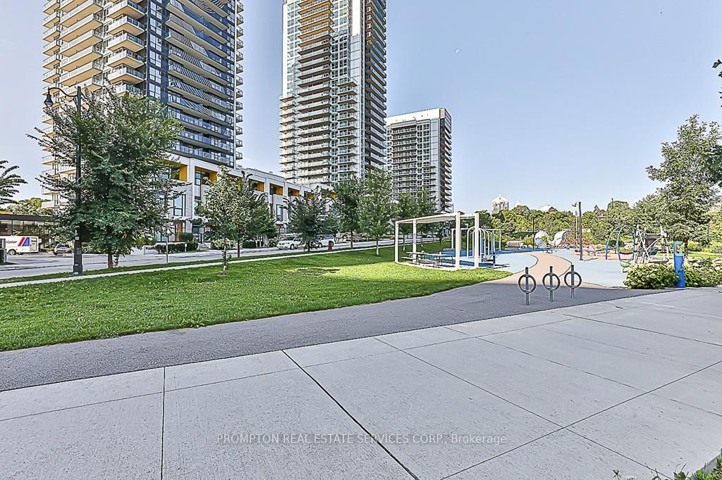 25 McMahon Dr, unit 2009 for sale