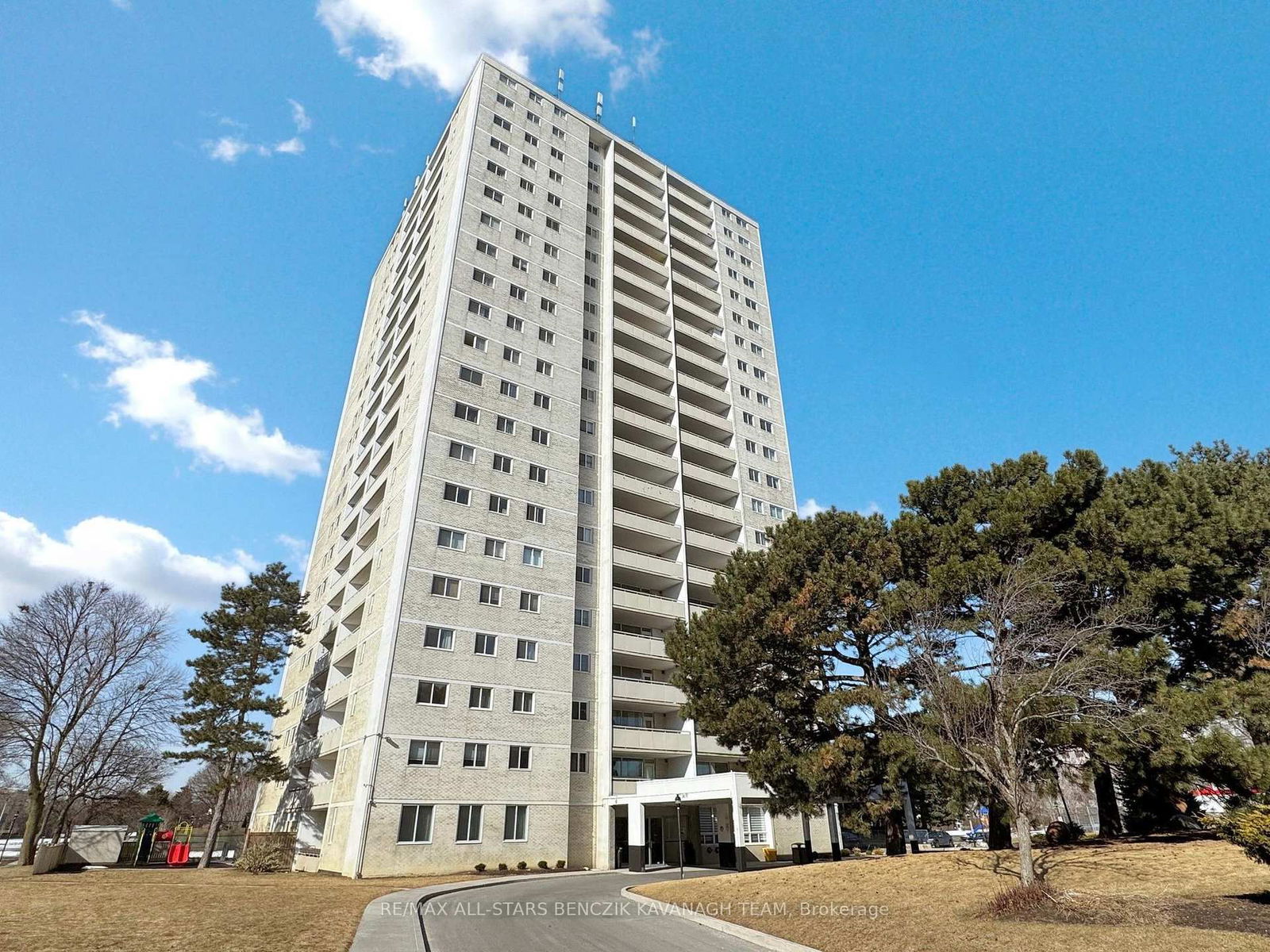 1350 York Mills Rd, unit 1701 for sale