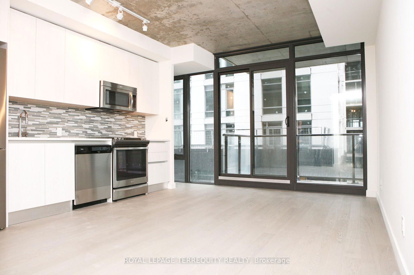 111 Bathurst St, unit 715 for rent