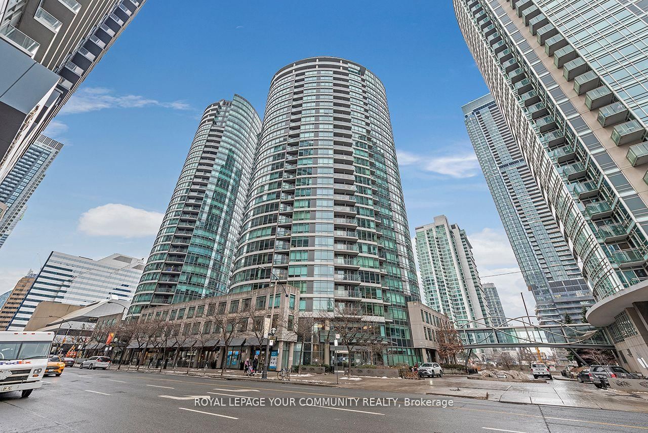 373 Front St W, unit 2102 for sale