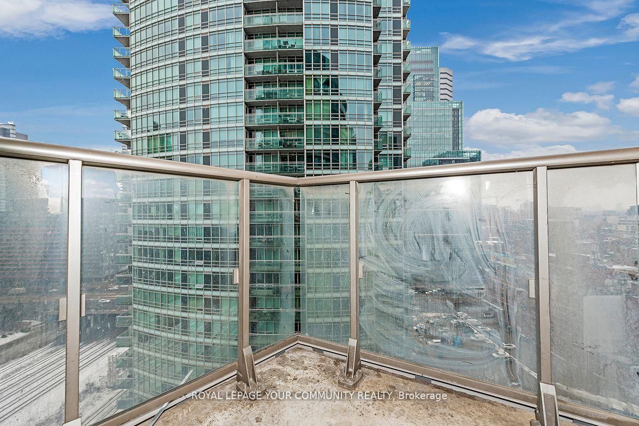 373 Front St W, unit 2102 for sale