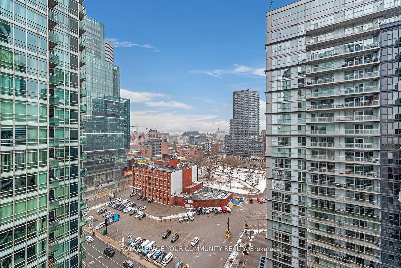 373 Front St W, unit 2102 for sale