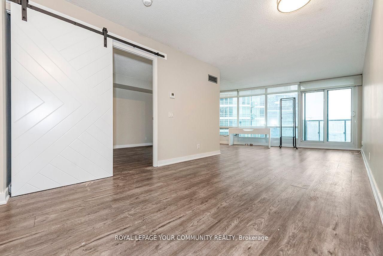 373 Front St W, unit 2102 for sale