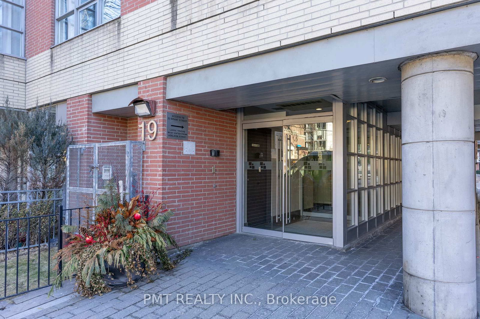 19 Brant St, unit 504 for rent