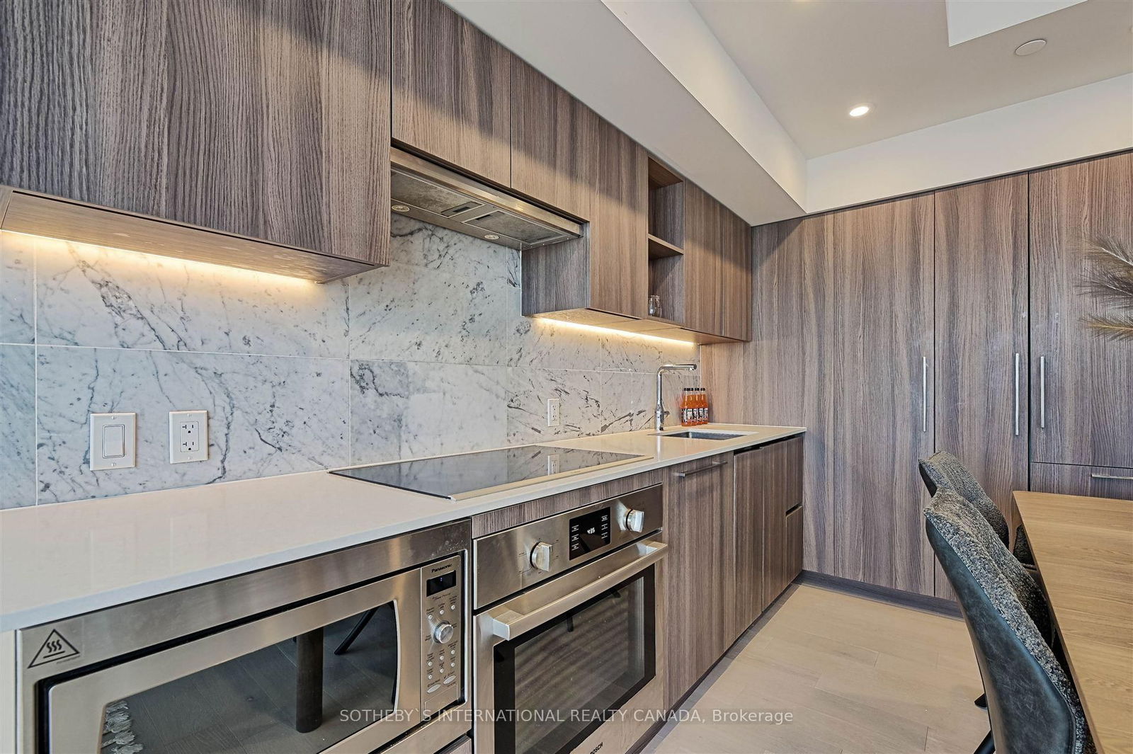 17 Bathurst St, unit 3602 for sale