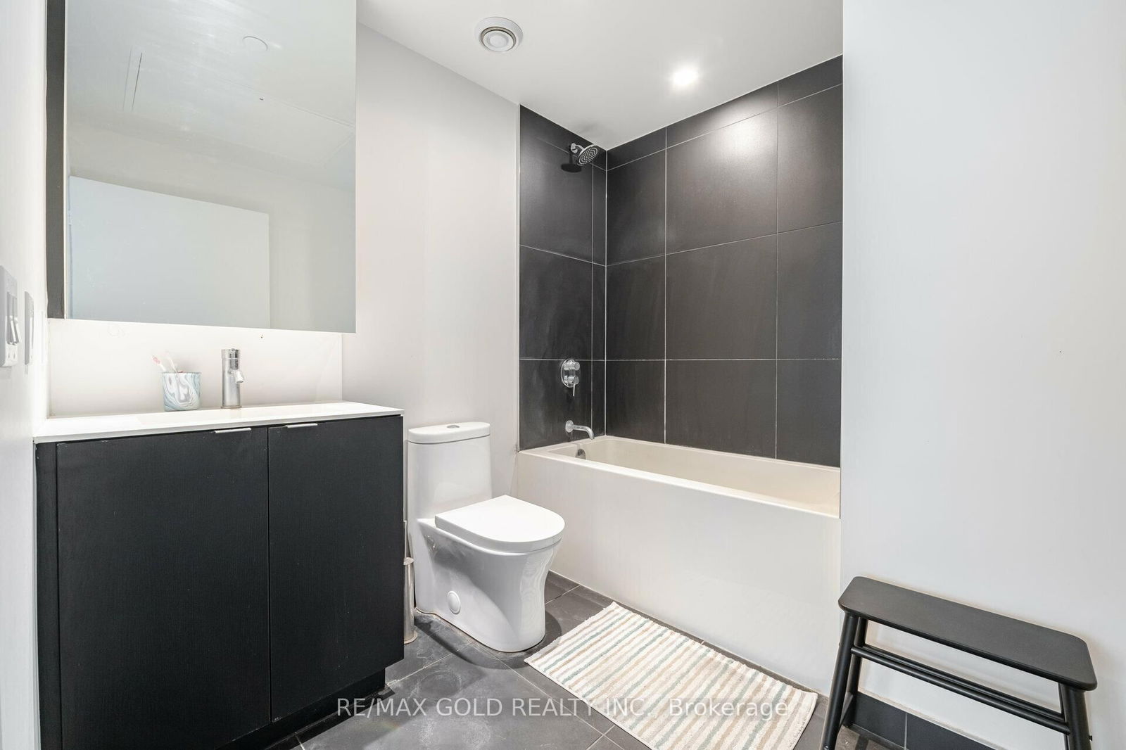 20 Edward St, unit 2506 for sale