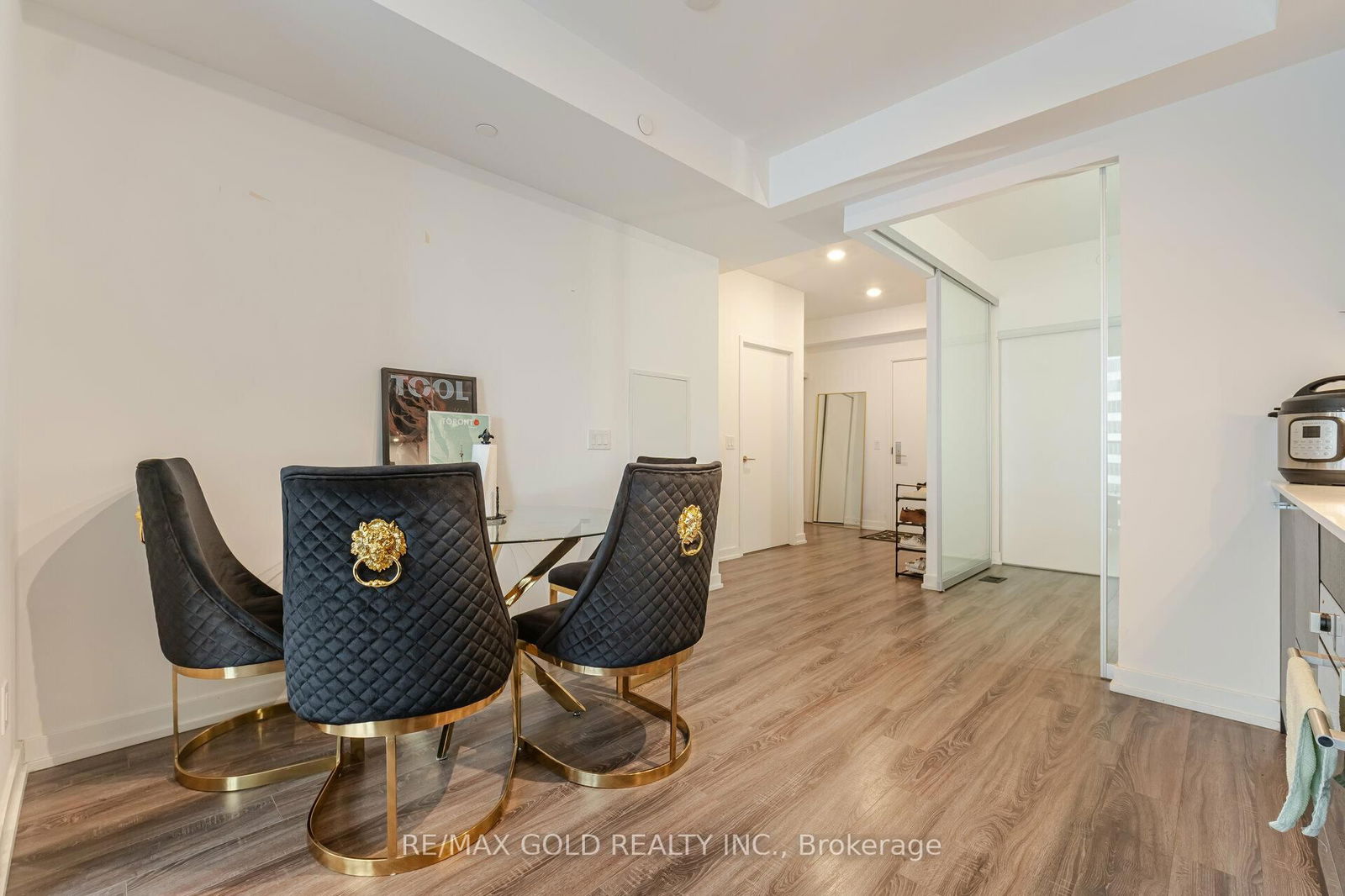 20 Edward St, unit 2506 for sale