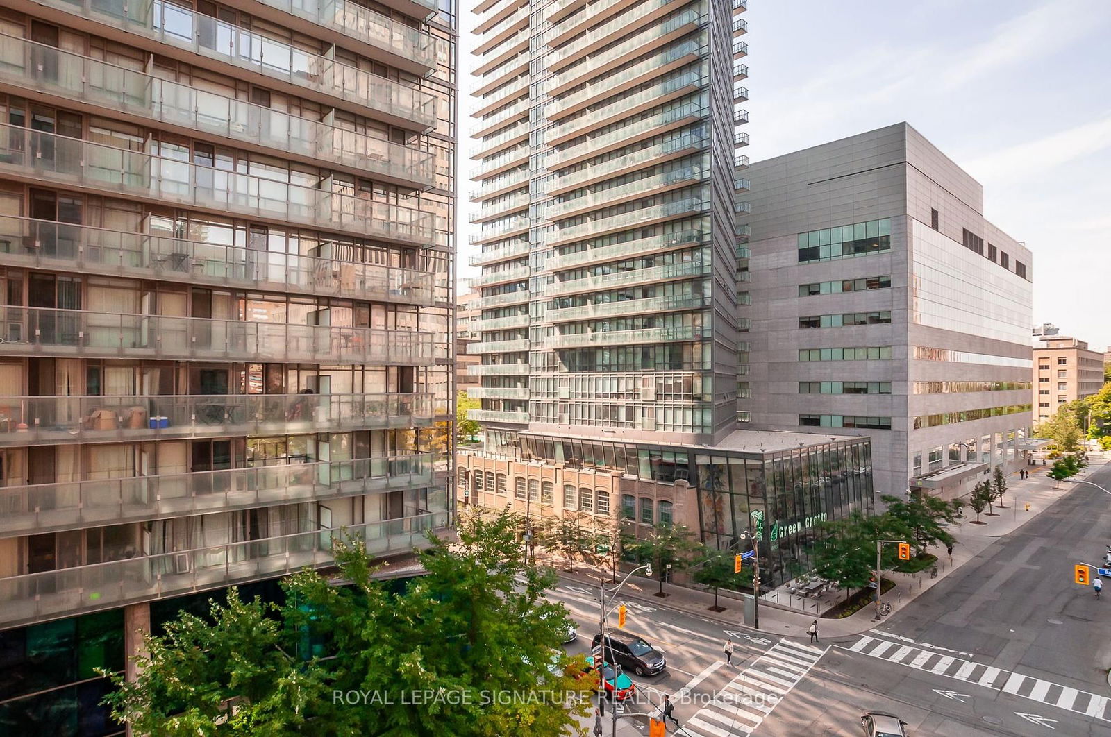 887 Bay St, unit 605 for rent