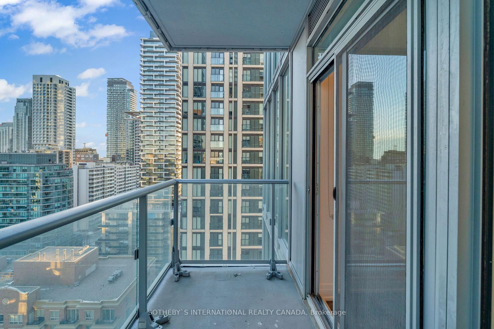 99 Broadway Ave, unit 1809 for sale