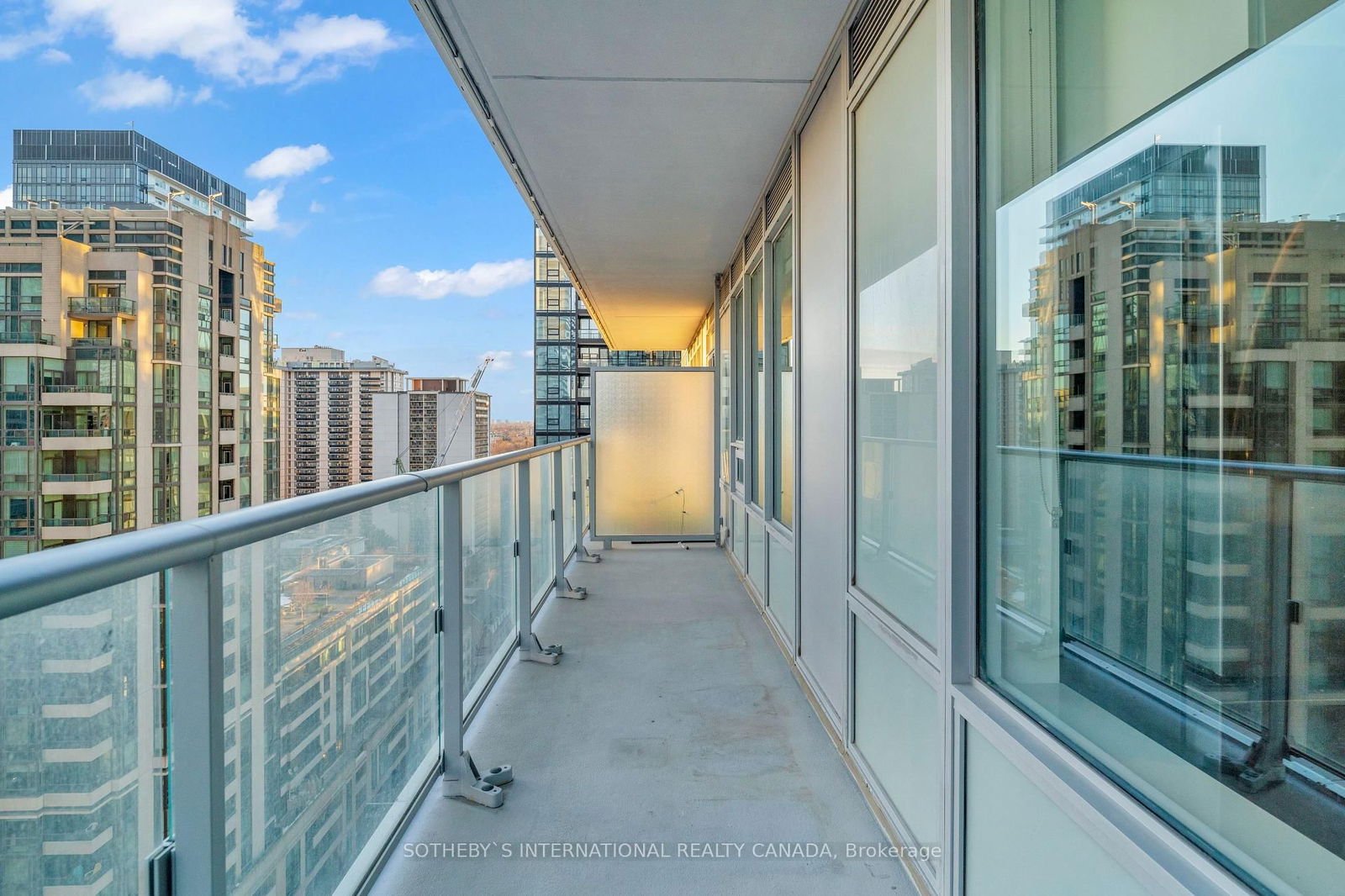 99 Broadway Ave, unit 1809 for sale