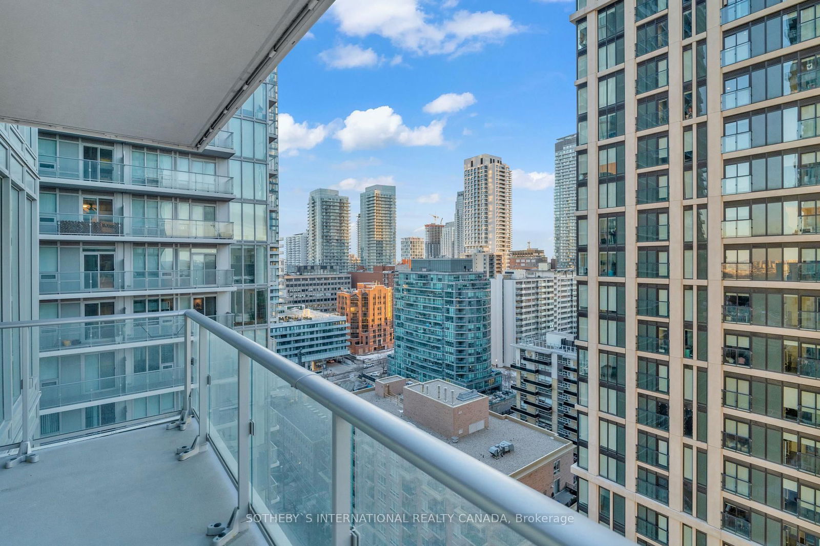 99 Broadway Ave, unit 1809 for sale