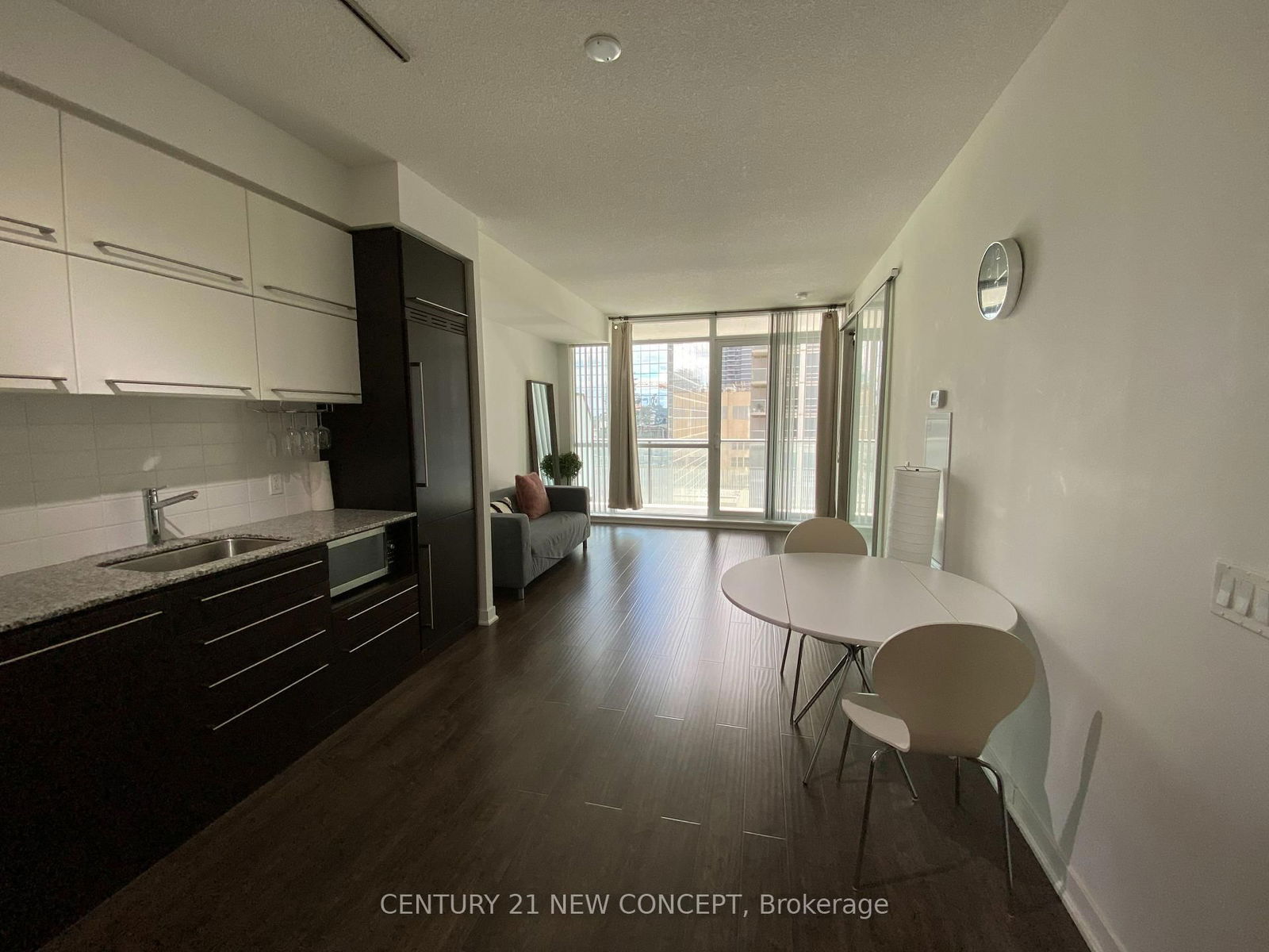 770 Bay St, unit 1605 for rent