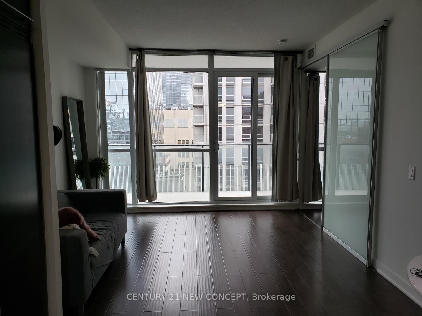 770 Bay St, unit 1605 for rent