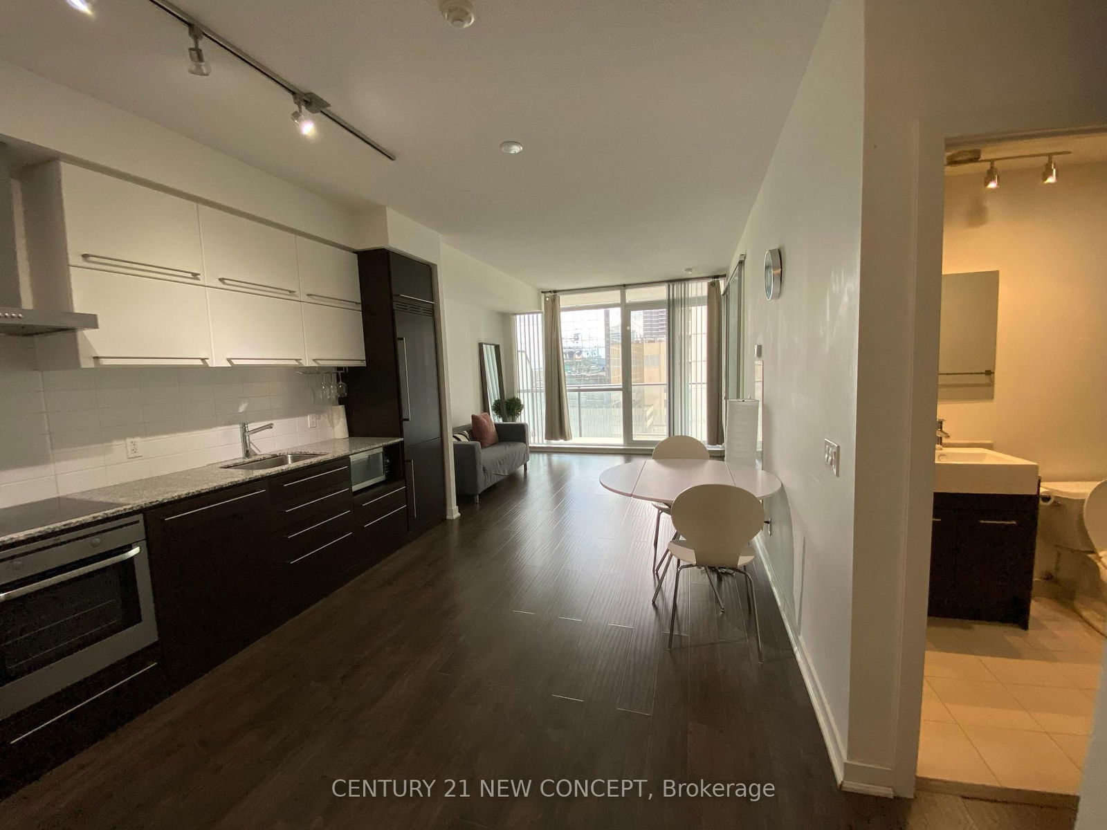 770 Bay St, unit 1605 for rent