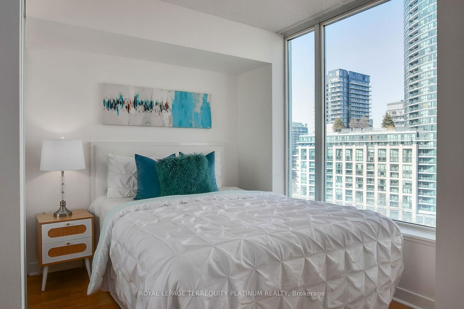 650 Queens Quay W, unit 1123 for sale