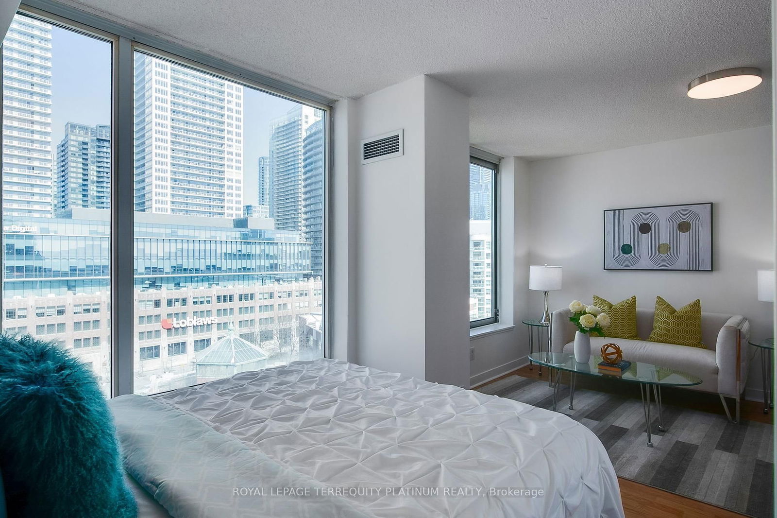 650 Queens Quay W, unit 1123 for sale