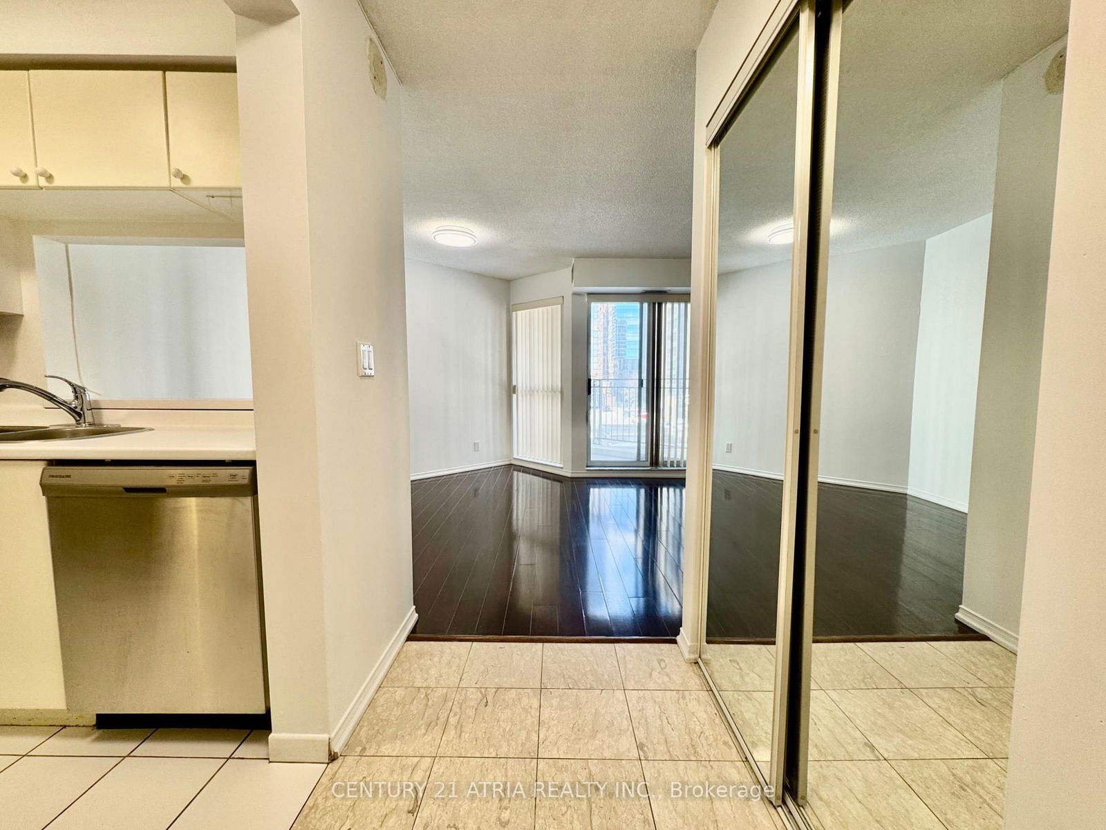 38 Hollywood Ave, unit 308 for rent