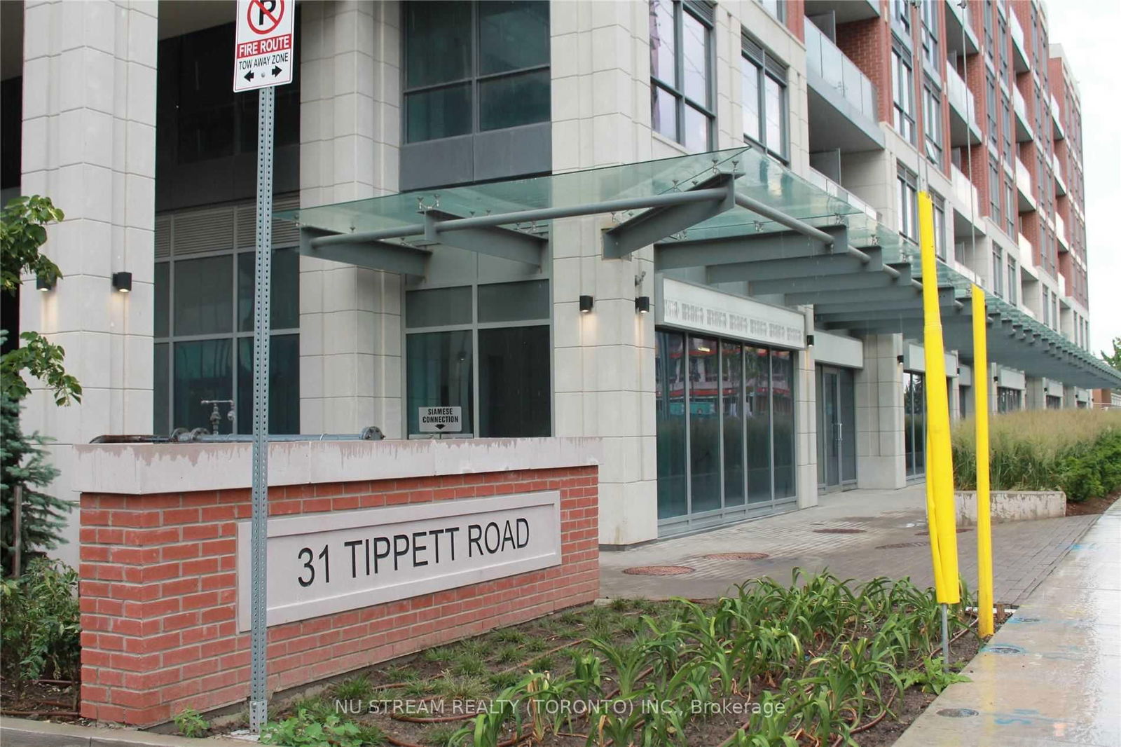 31 Tippett Rd, unit 1612 for sale