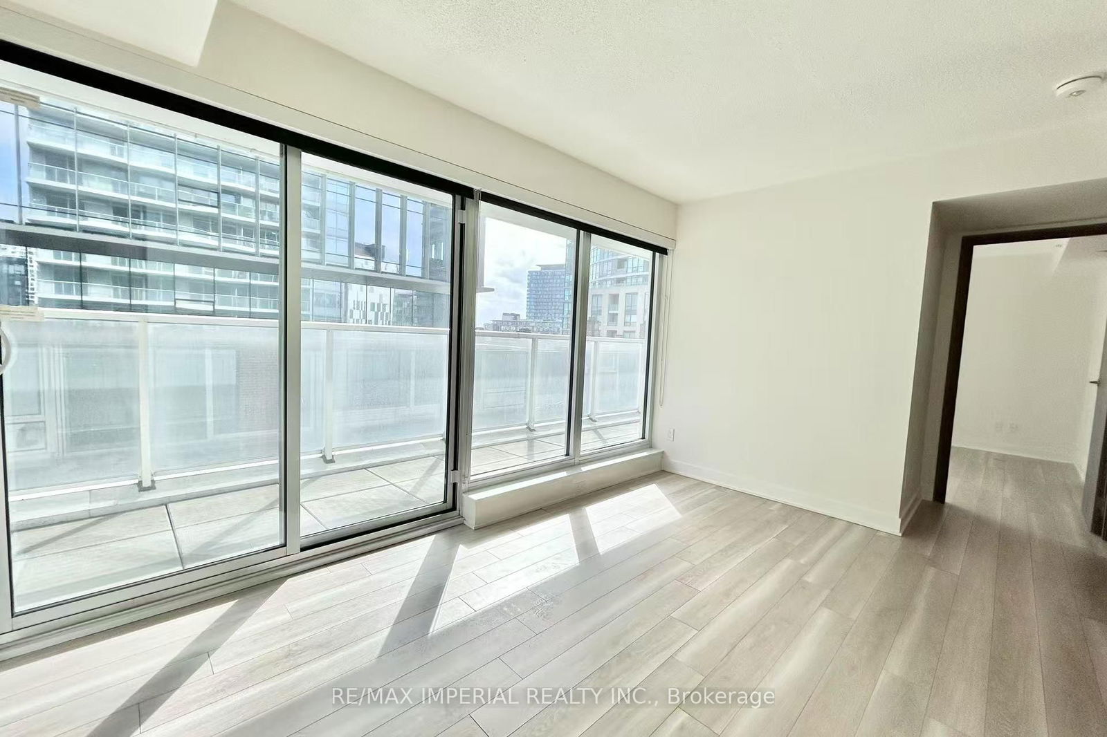 19 Bathurst St, unit 611 for sale