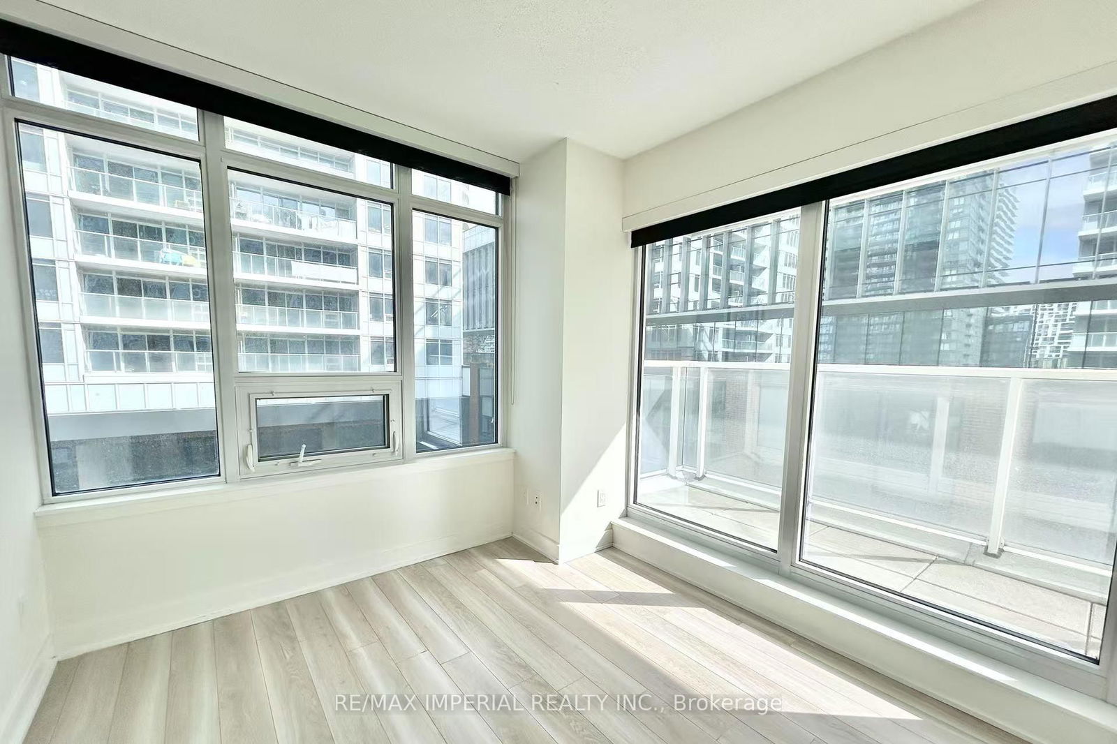 19 Bathurst St, unit 611 for sale