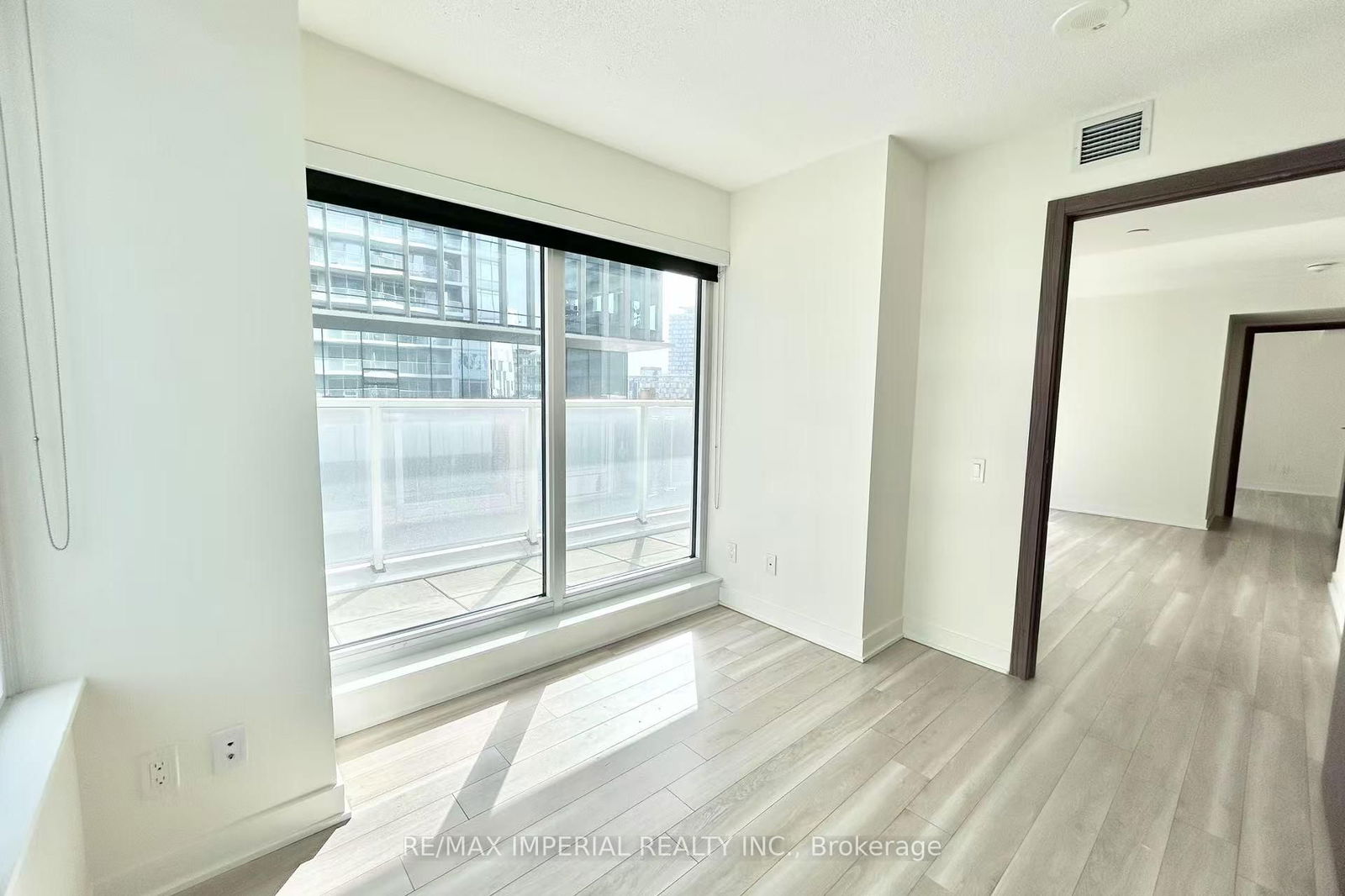 19 Bathurst St, unit 611 for sale