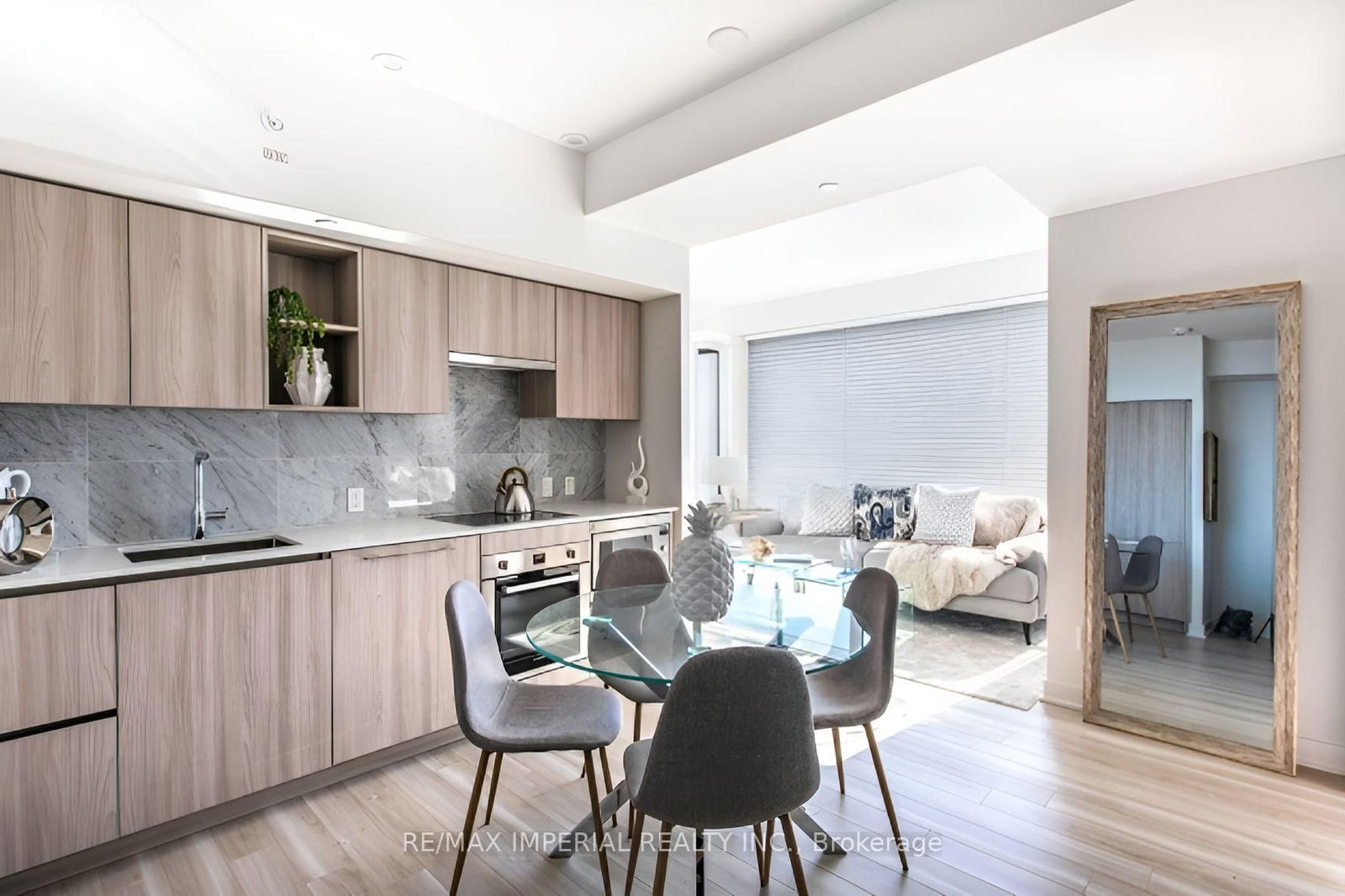 19 Bathurst St, unit 611 for sale