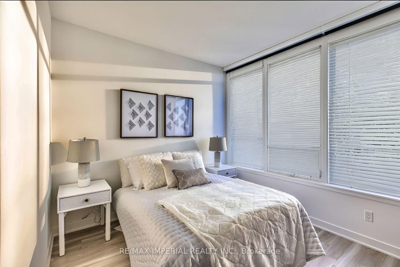 19 Bathurst St, unit 611 for sale