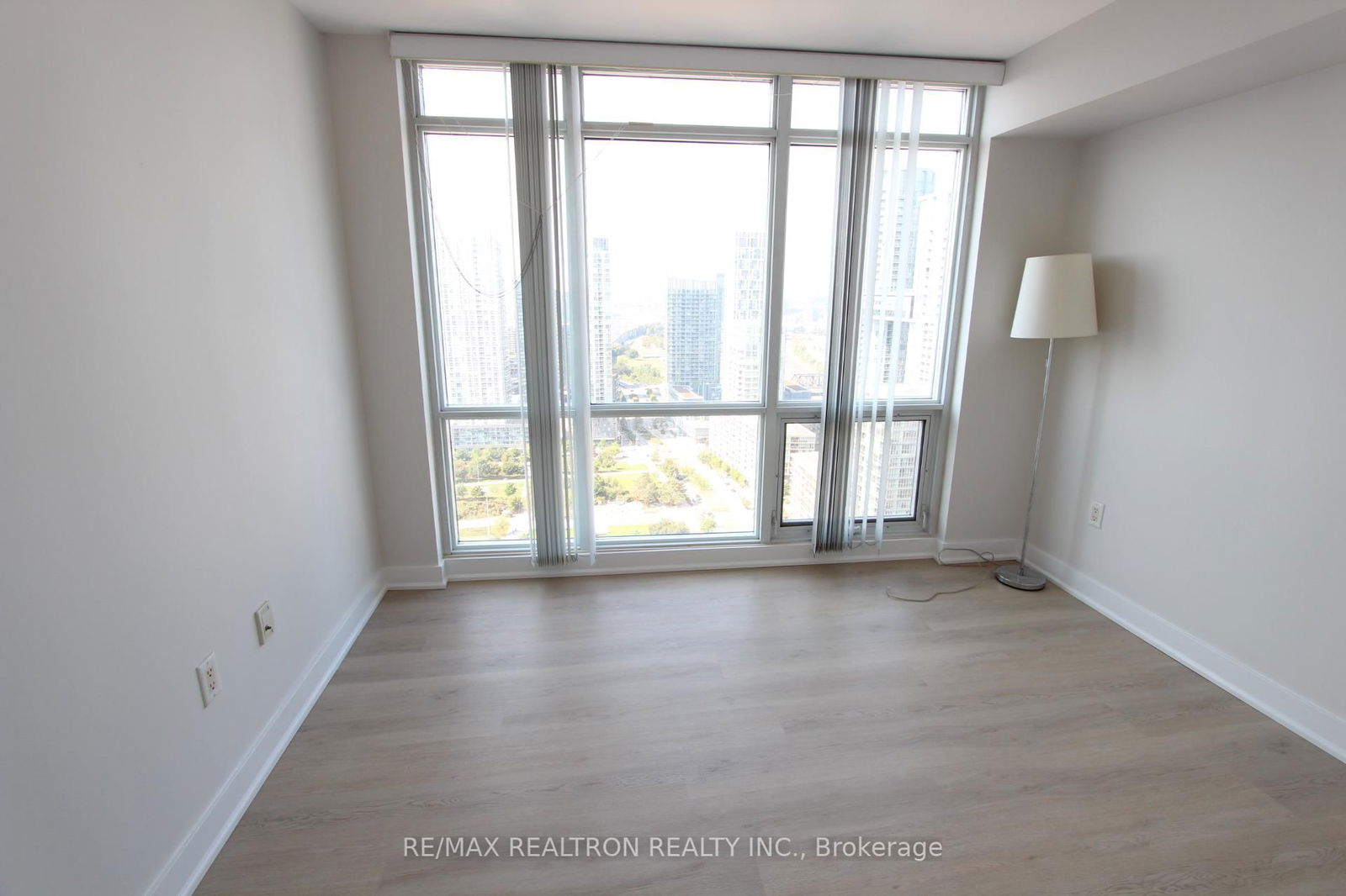 15 Fort York Blvd, unit 3812 for sale