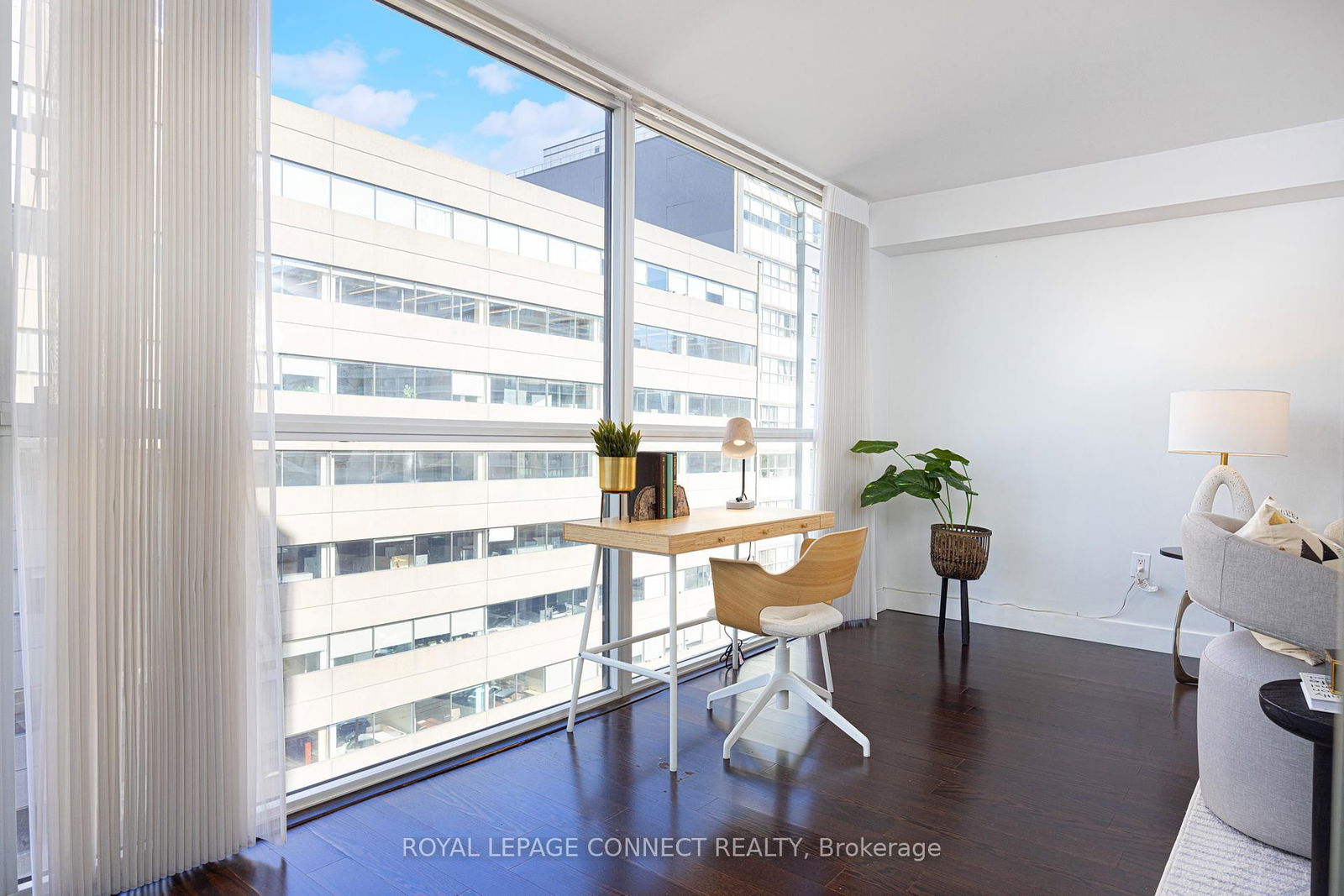 705 King St W, unit 1105 for sale