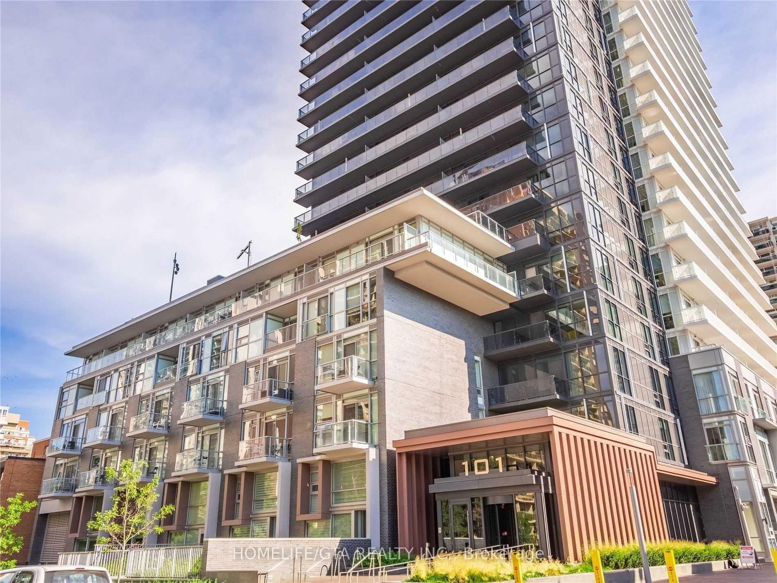 101 Erskine Ave, unit 1502 for sale