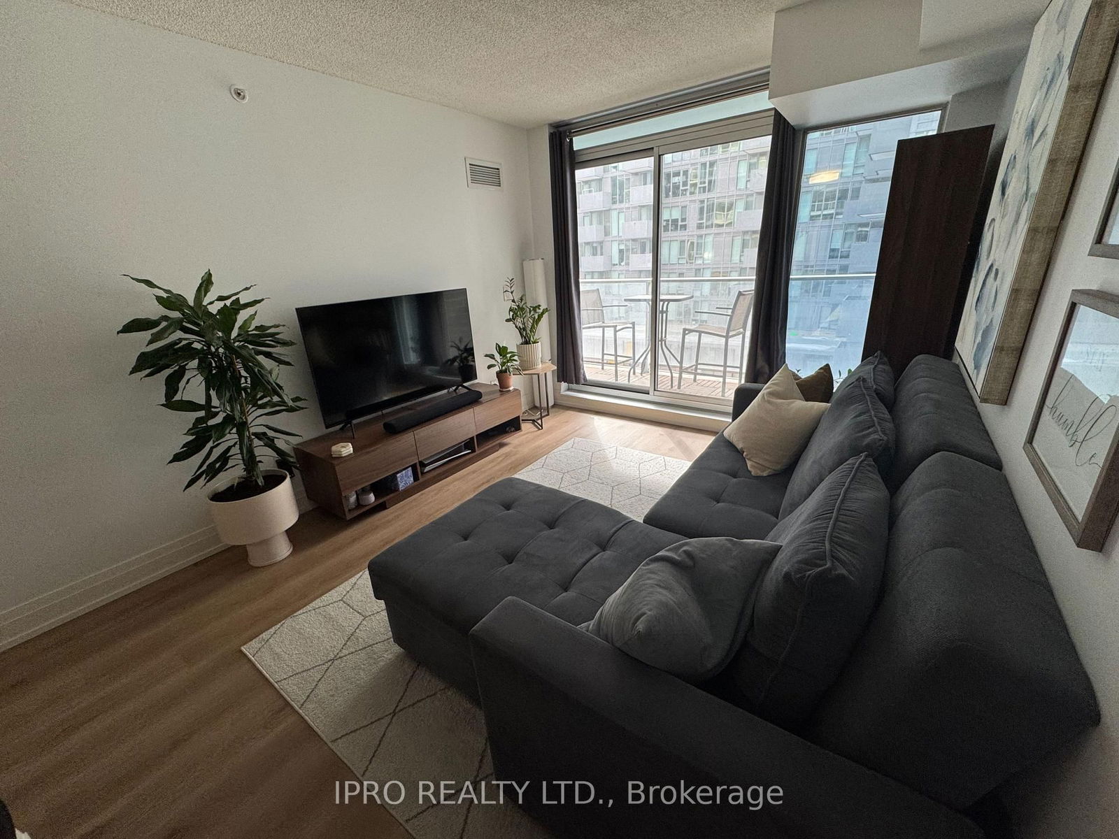 565 Wilson Ave, unit W307 for rent