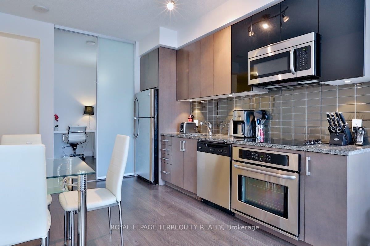 98 Lillian St, unit 210 for sale