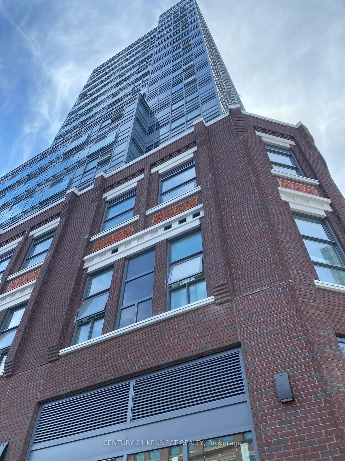 181 Huron St, unit 305 for sale