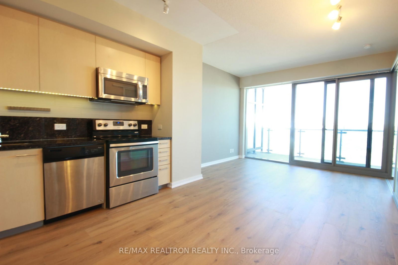 390 Cherry St, unit 2304 for rent