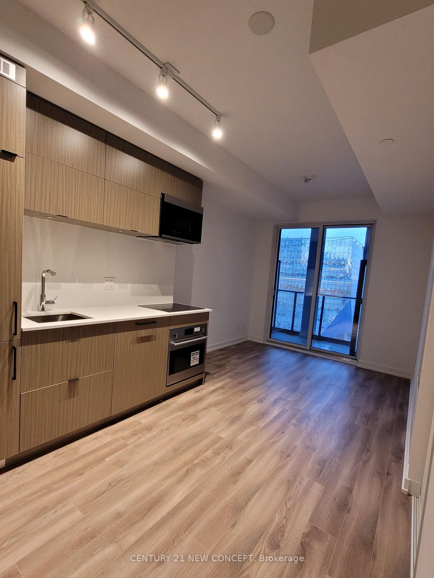 20 Edward St, unit 820 for rent