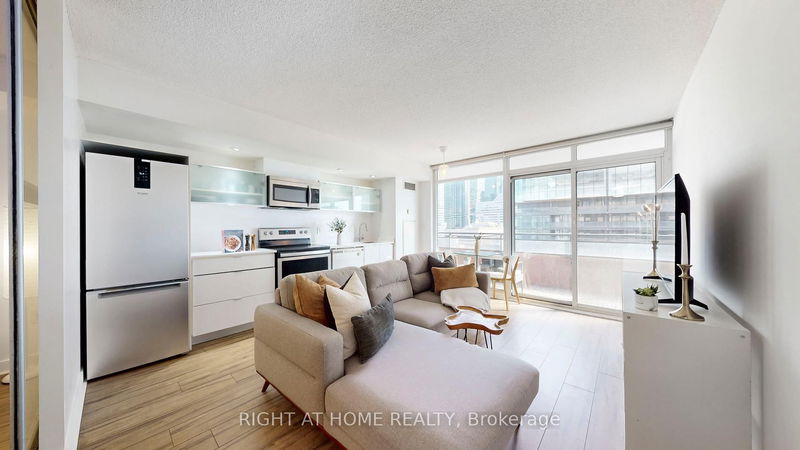 4K Spadina Ave, unit 909 for rent