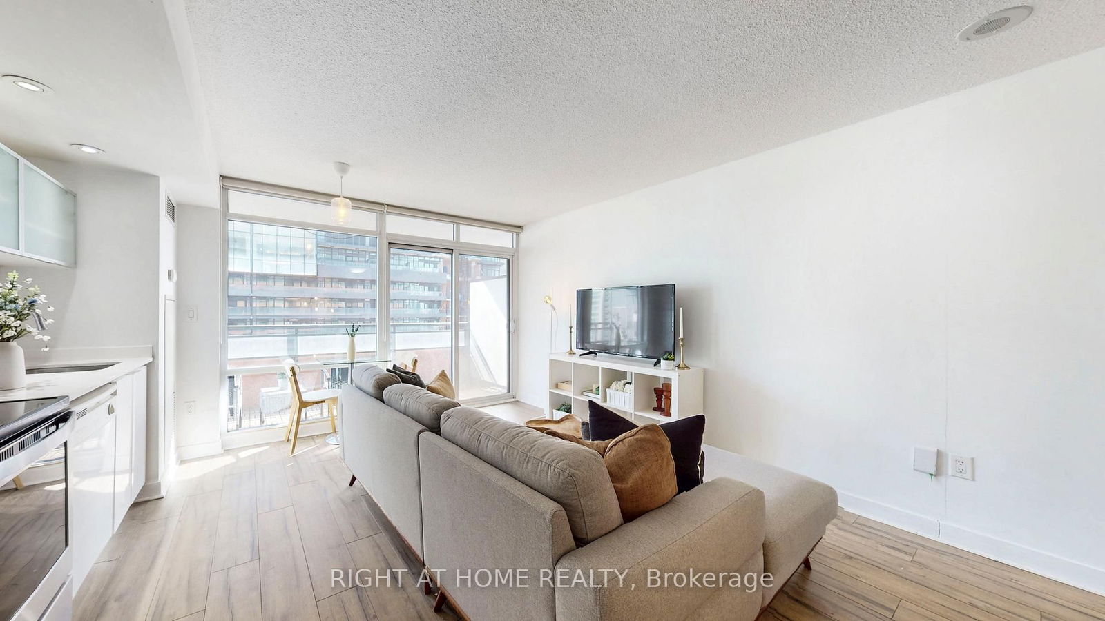 4K Spadina Ave, unit 909 for rent