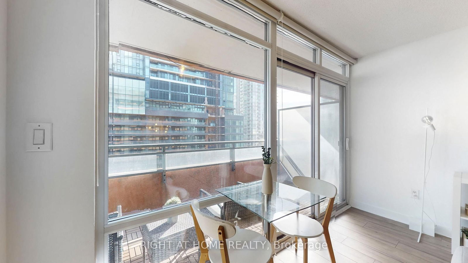 4K Spadina Ave, unit 909 for rent