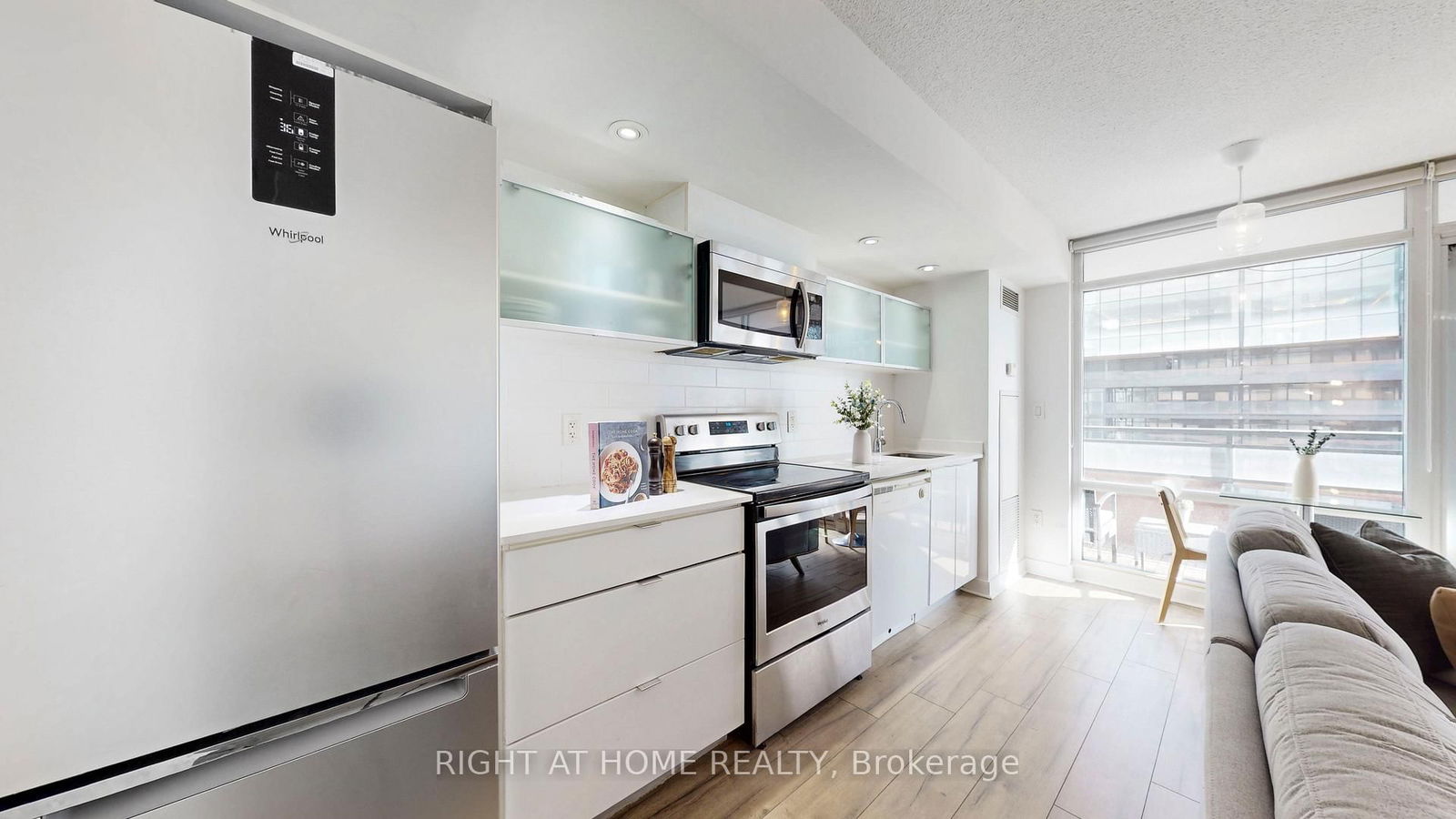 4K Spadina Ave, unit 909 for rent