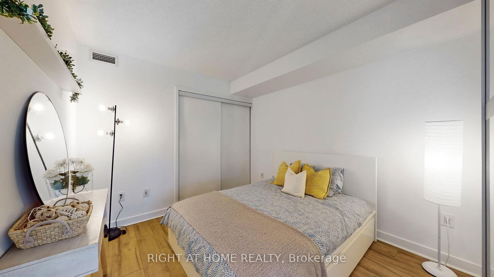 4K Spadina Ave, unit 909 for rent