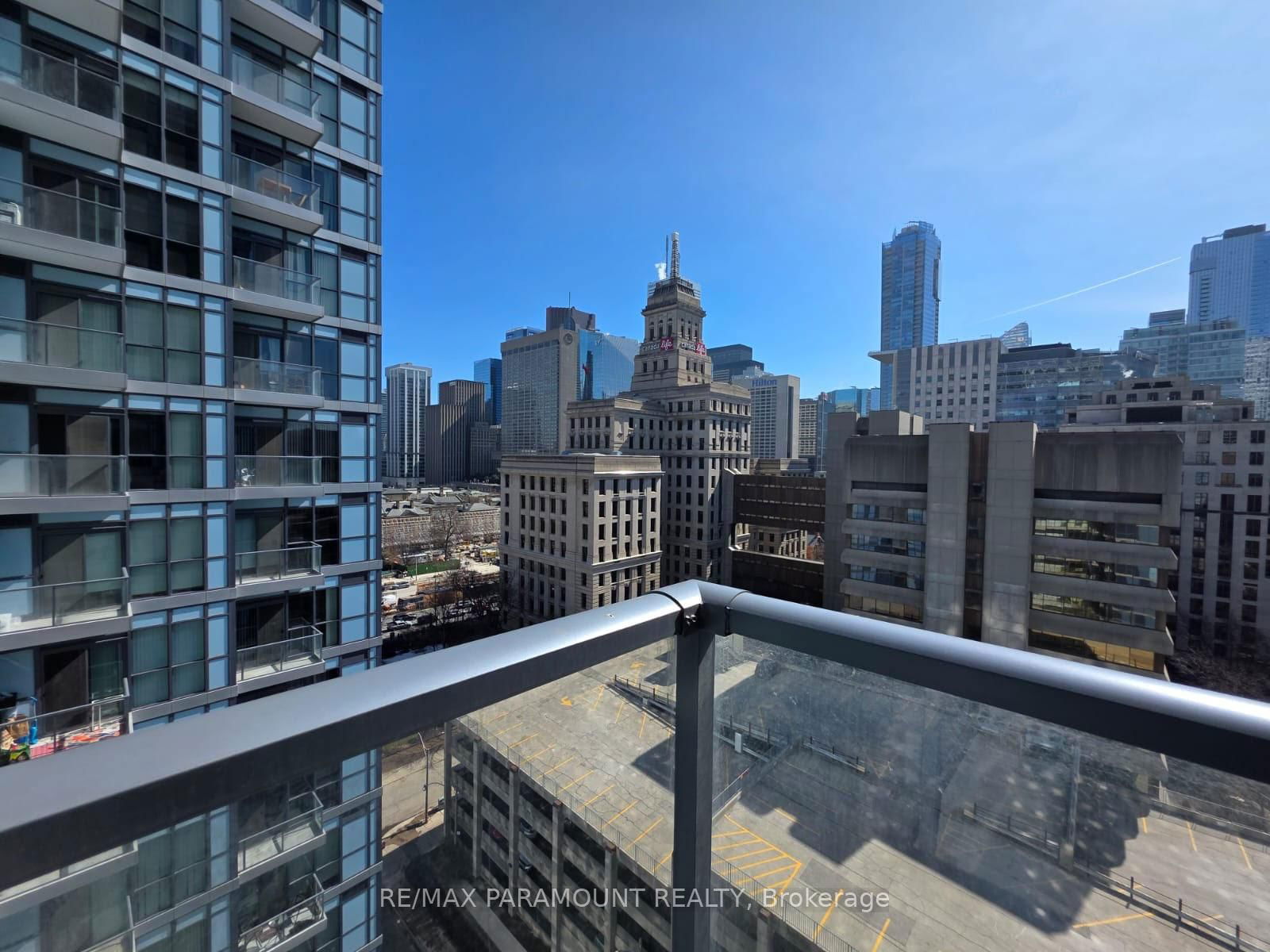 210 Simcoe St, unit 1302 for sale