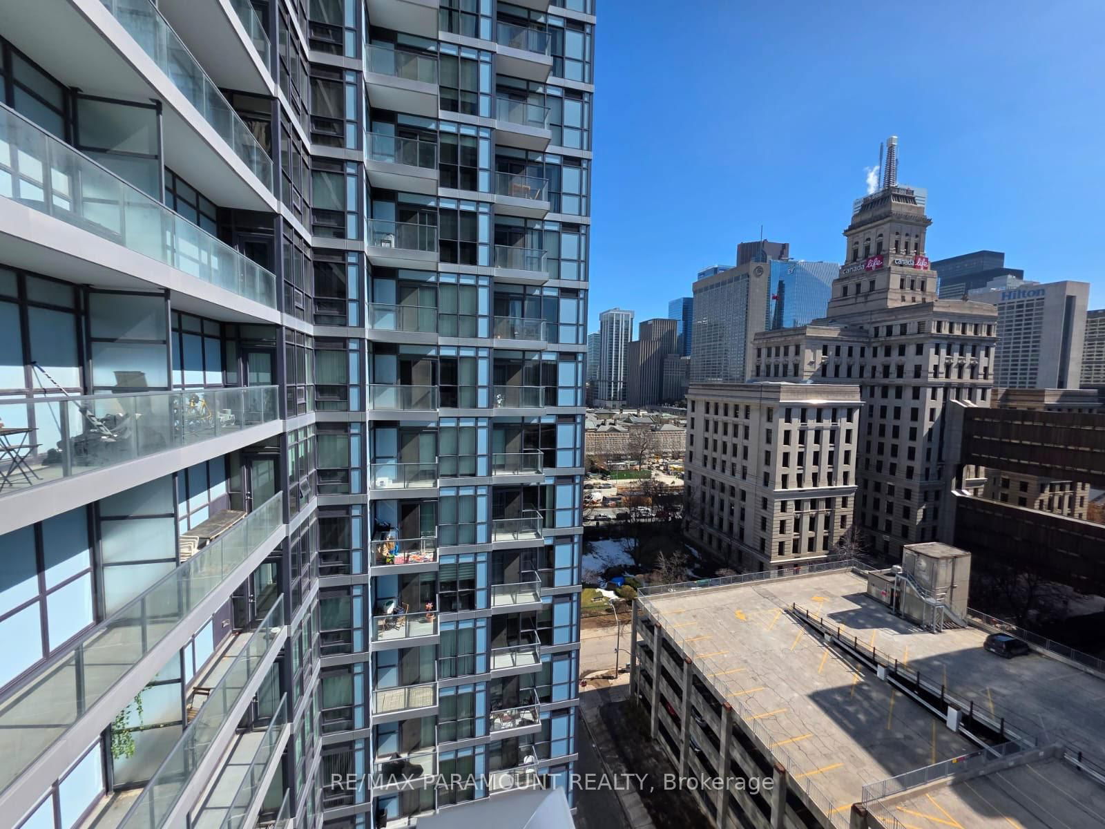 210 Simcoe St, unit 1302 for sale