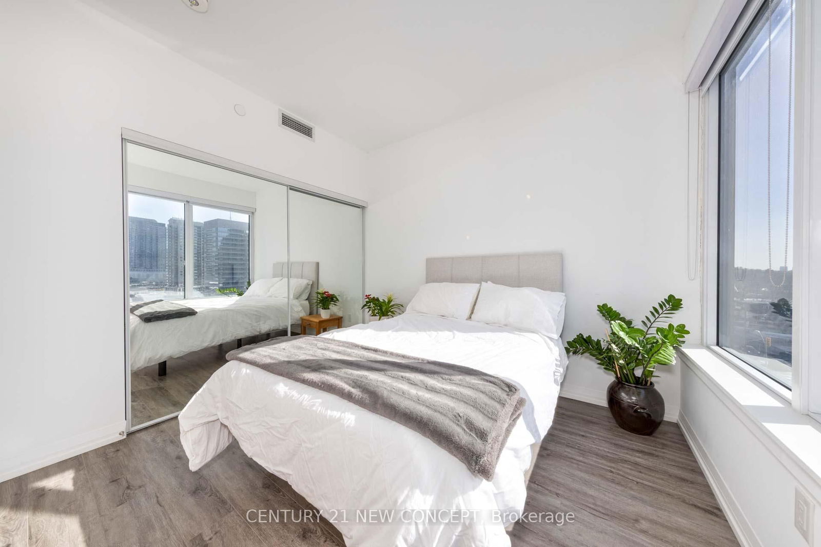 75 Canterbury Pl, unit 803 for sale