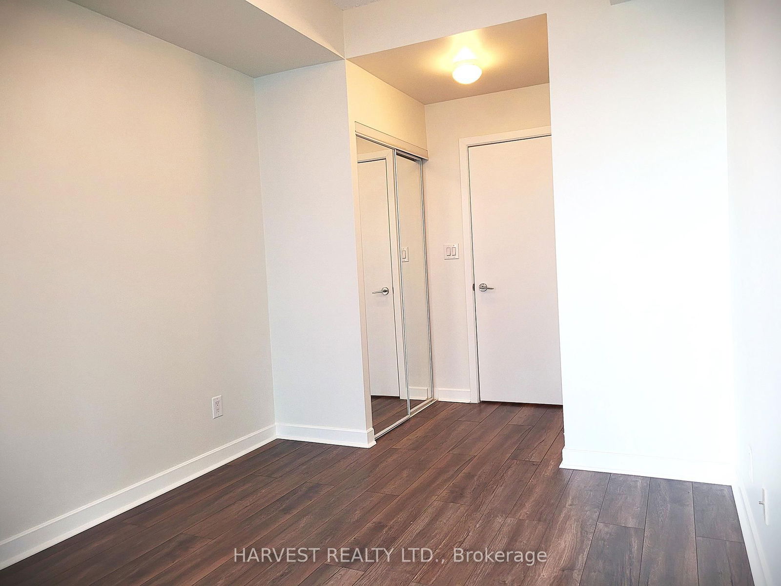 18 Harbour St, unit 1806 for rent