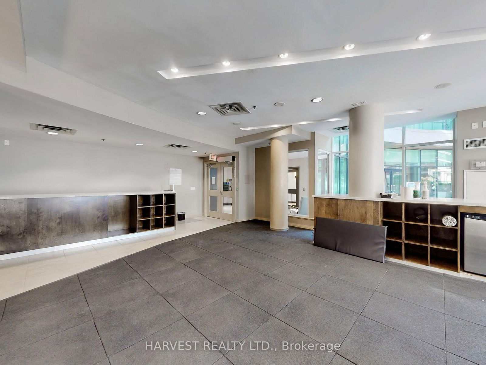 18 Harbour St, unit 1806 for rent