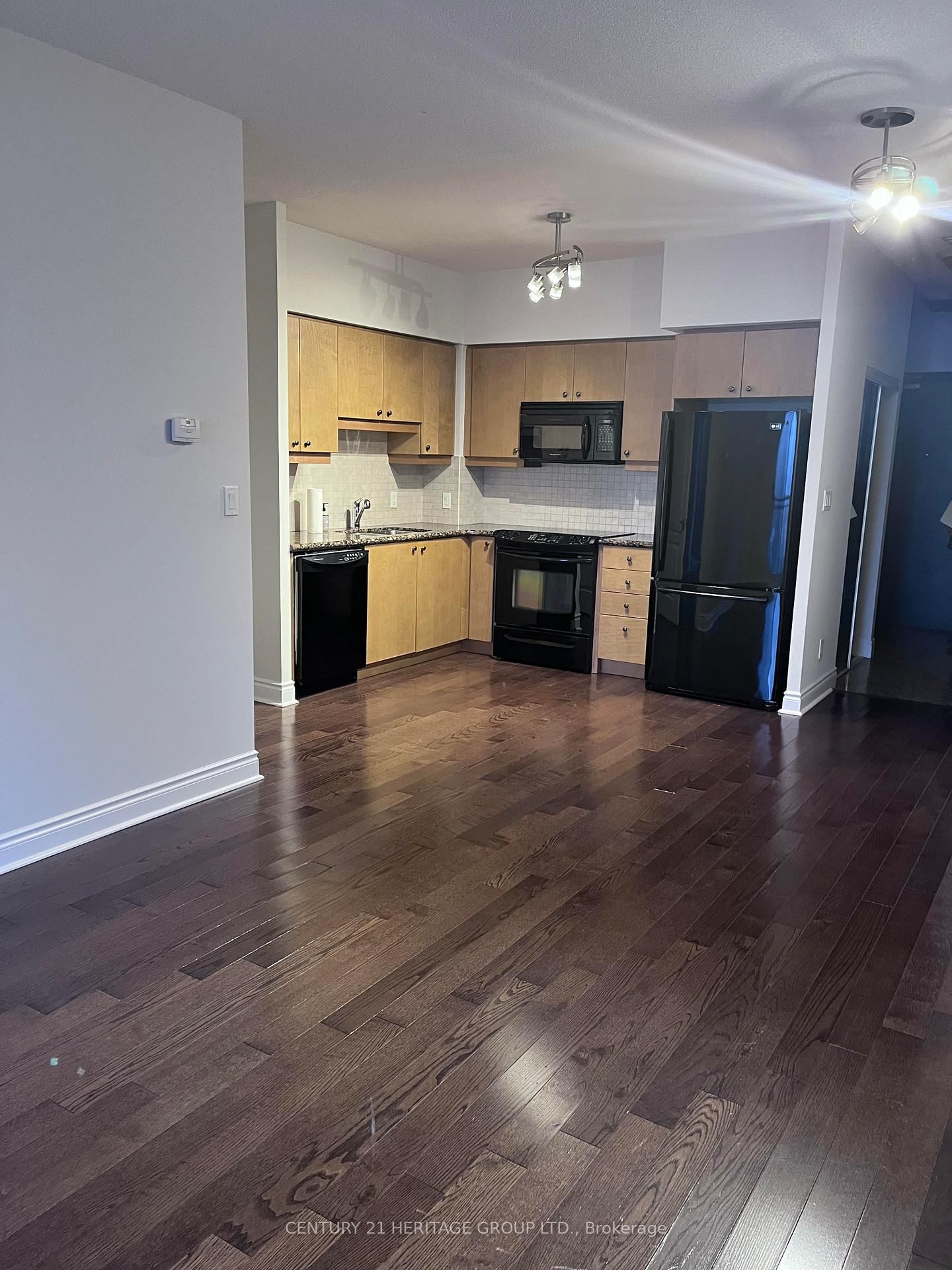 1105 Leslie St, unit 507 for rent