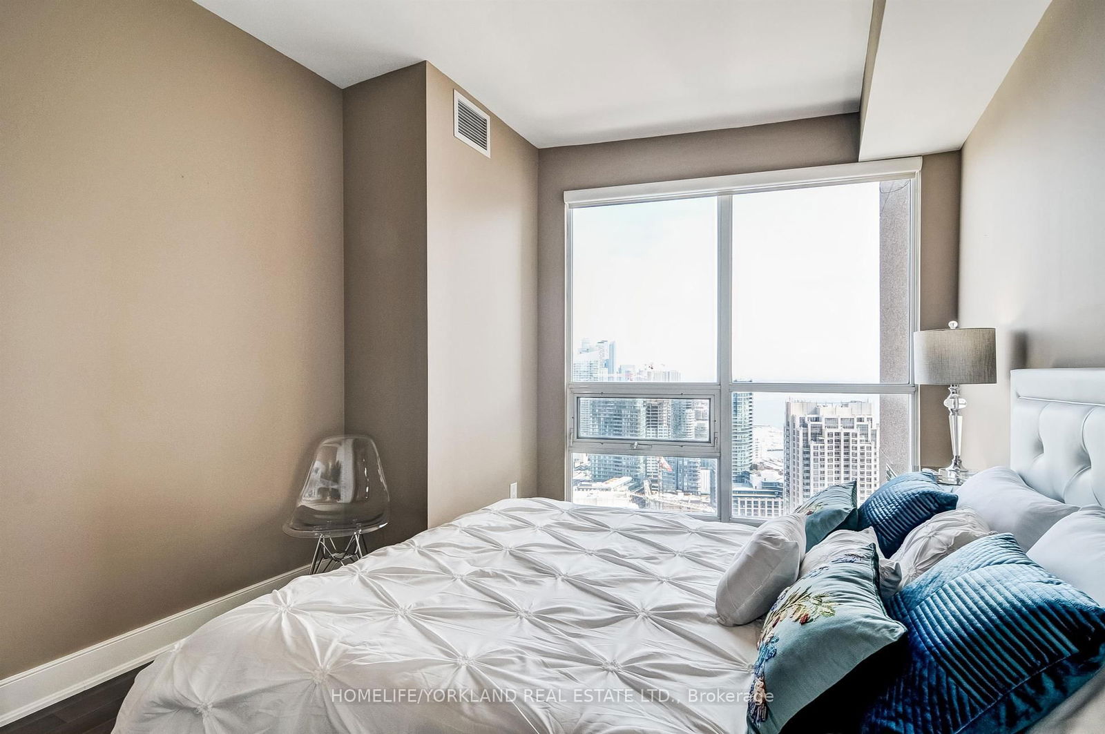 219 Fort York Blvd, unit Lph02 for rent