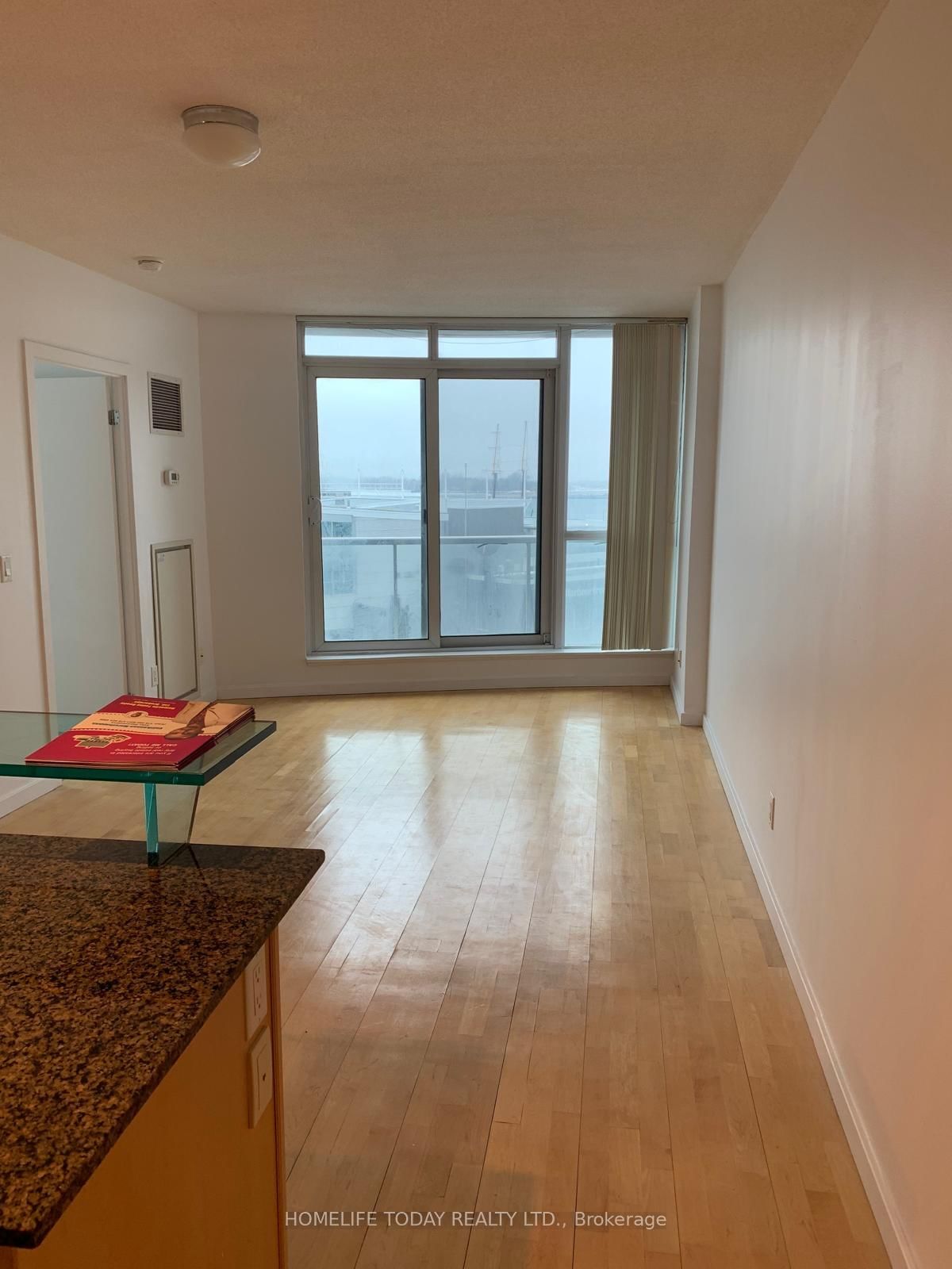 218 Queens Quay W, unit 507 for rent